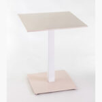 Bijeli Stol Thomas – ugostiteljski stol s metalnim kvadratnim postoljem