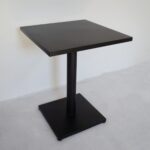 Bistro metalni stol Michael s pločom 60x60 cm za ugostiteljstvo – Dendron